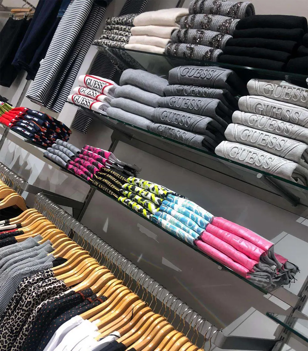 Outlet Streetwear Guess