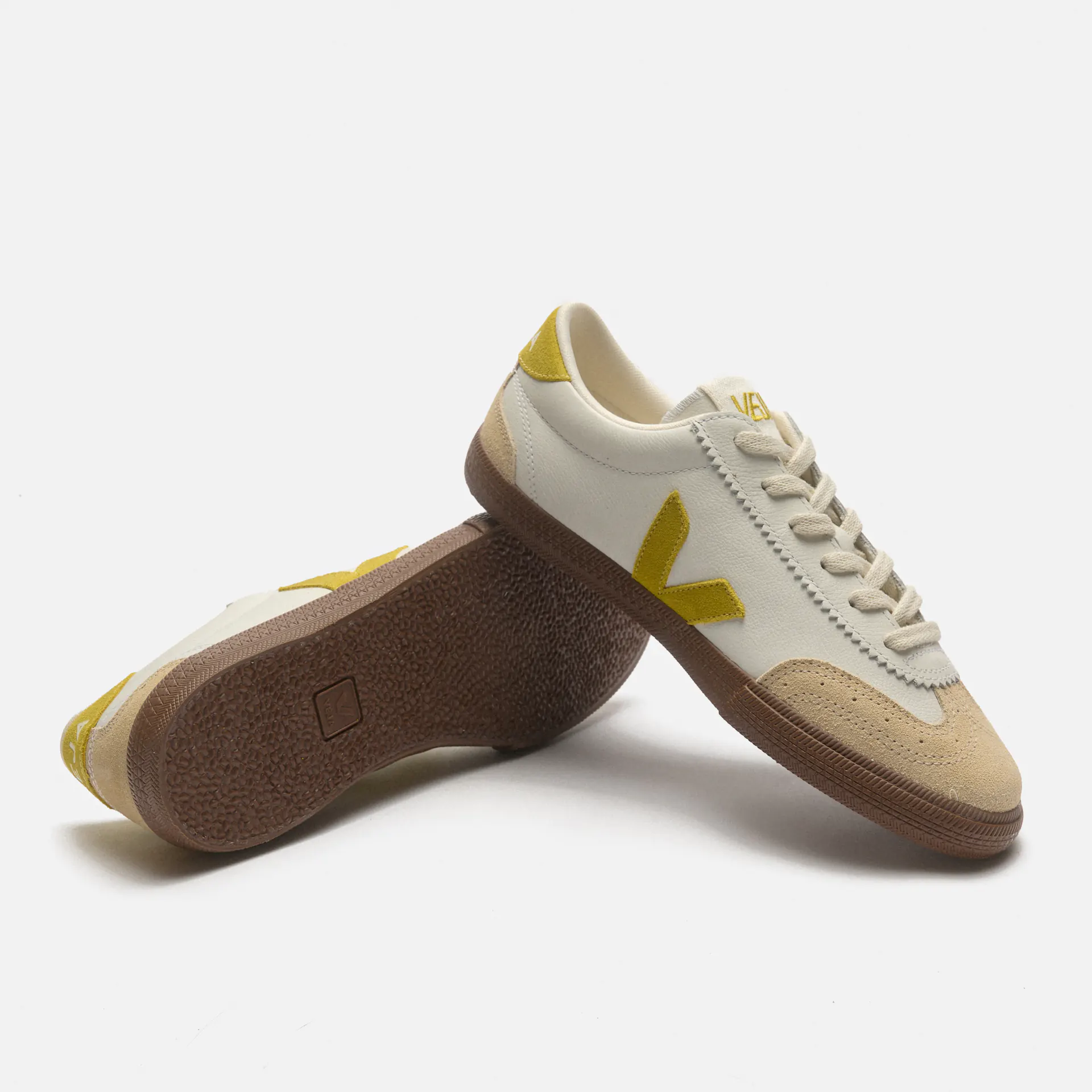 Veja Volley O.T. Leather Sneaker White/Liquor/Bark
